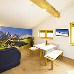 Alpenhof Grafleiten Guest house 4*